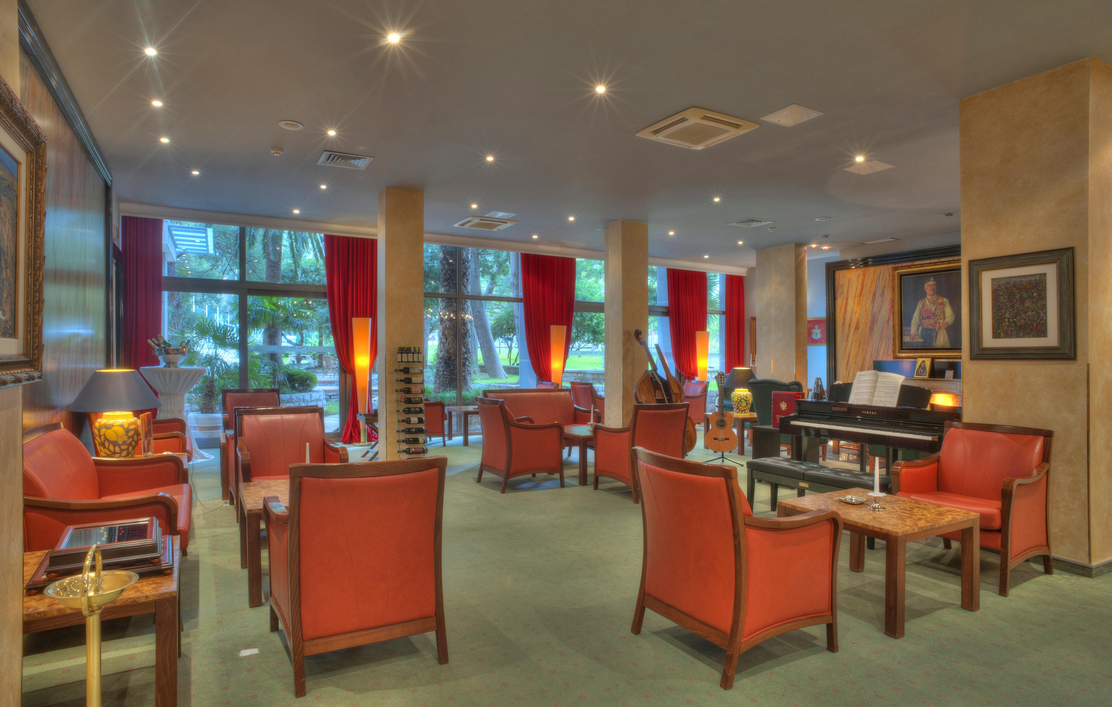 Hotel Rivijera Petrovac Екстериор снимка