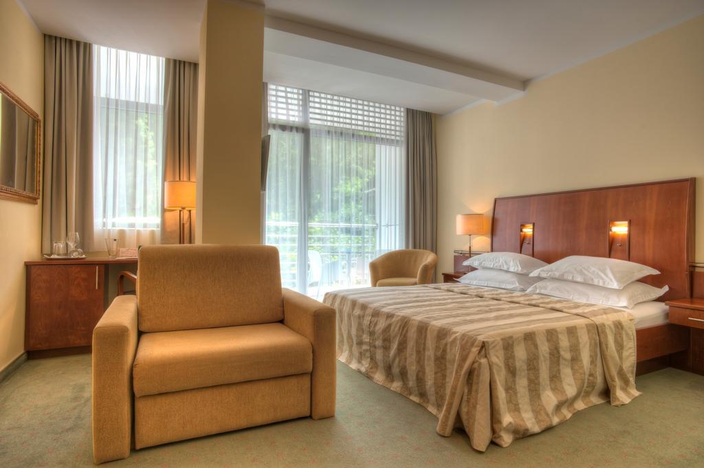 Hotel Rivijera Petrovac Екстериор снимка