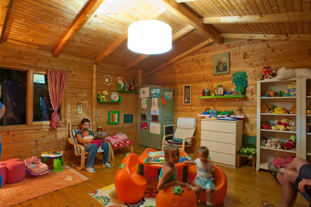 Hotel Rivijera Petrovac Екстериор снимка
