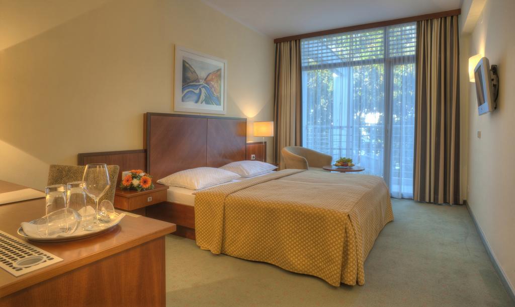 Hotel Rivijera Petrovac Екстериор снимка