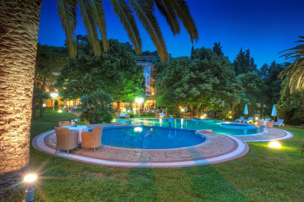 Hotel Rivijera Petrovac Екстериор снимка