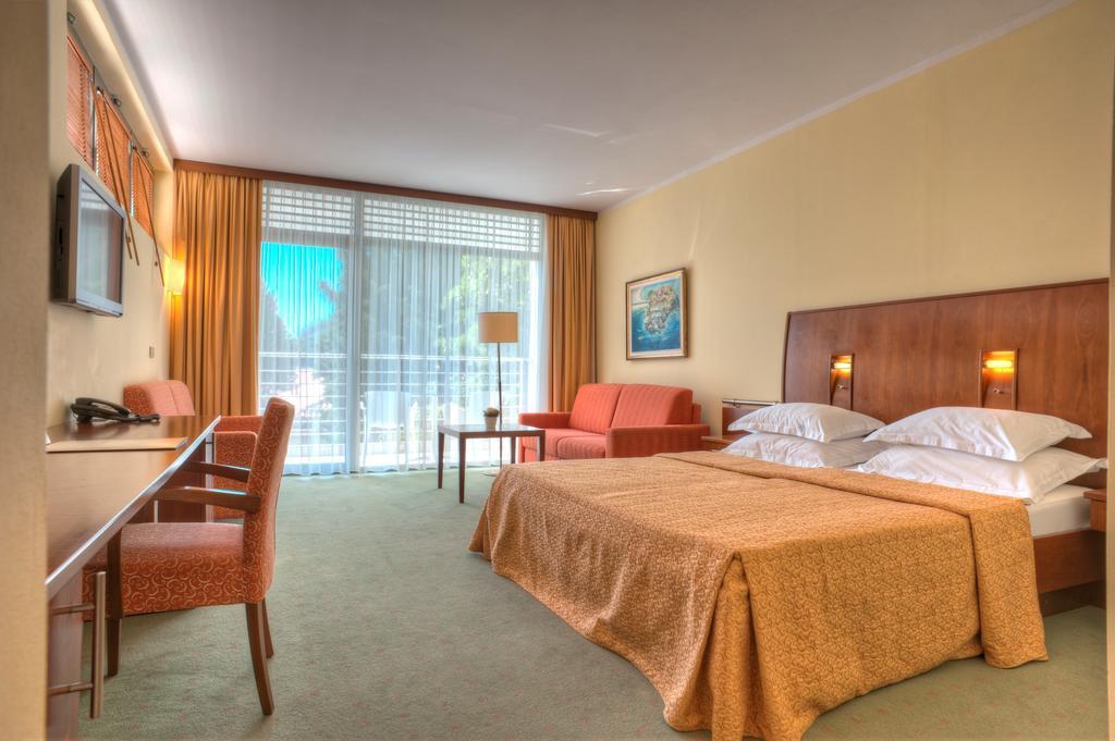 Hotel Rivijera Petrovac Екстериор снимка