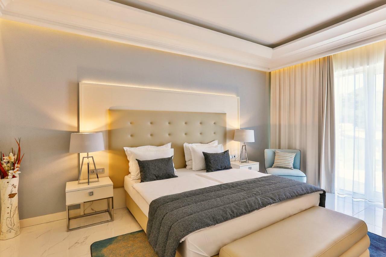 Hotel Rivijera Petrovac Екстериор снимка