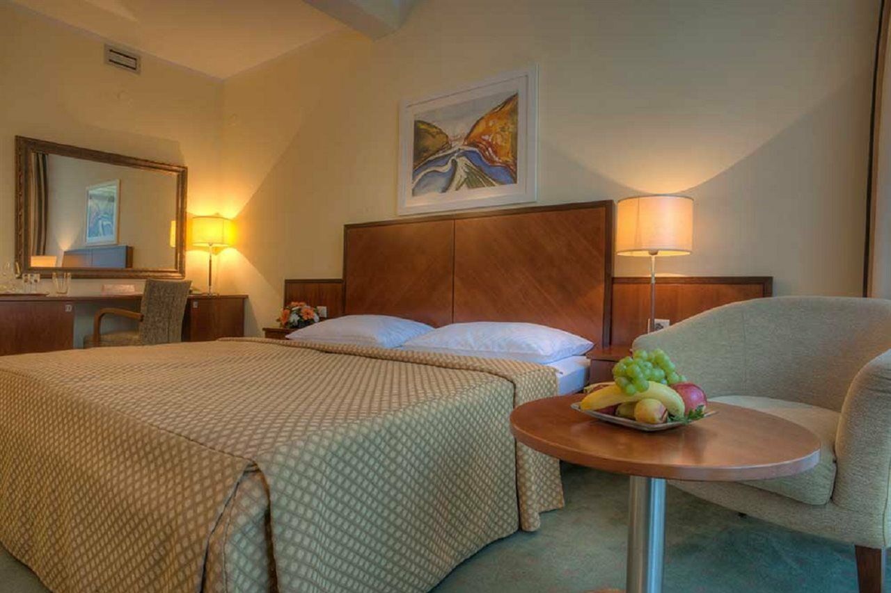 Hotel Rivijera Petrovac Екстериор снимка